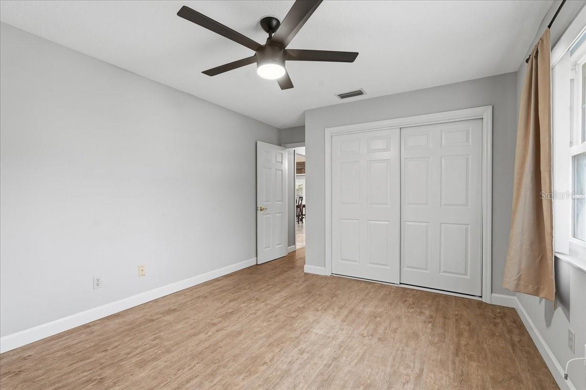 Image 44 of 69 For 325 Sheffield Circle W