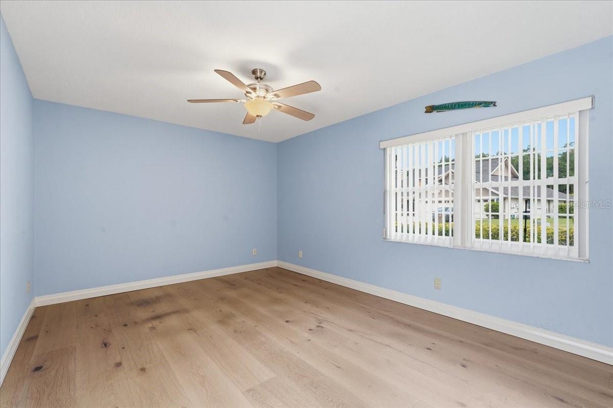 Image 45 of 69 For 325 Sheffield Circle W