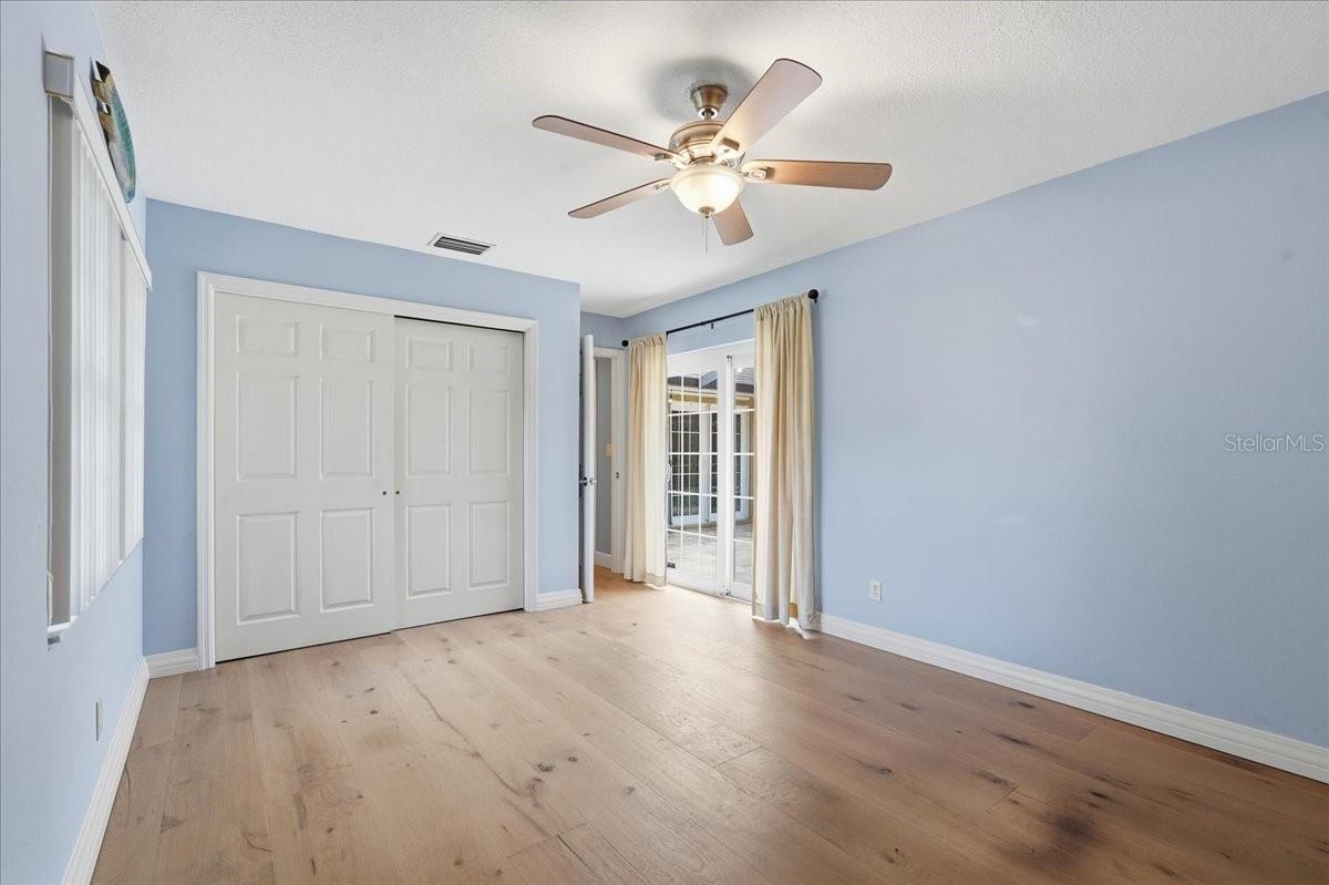 Image 46 of 69 For 325 Sheffield Circle W