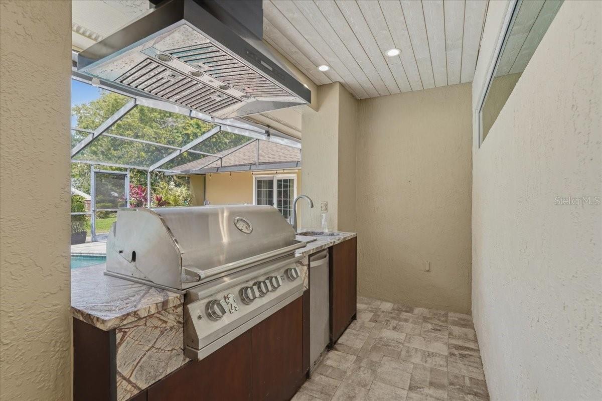 Image 53 of 69 For 325 Sheffield Circle W