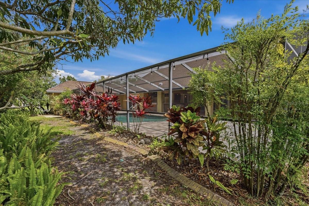 Image 60 of 69 For 325 Sheffield Circle W