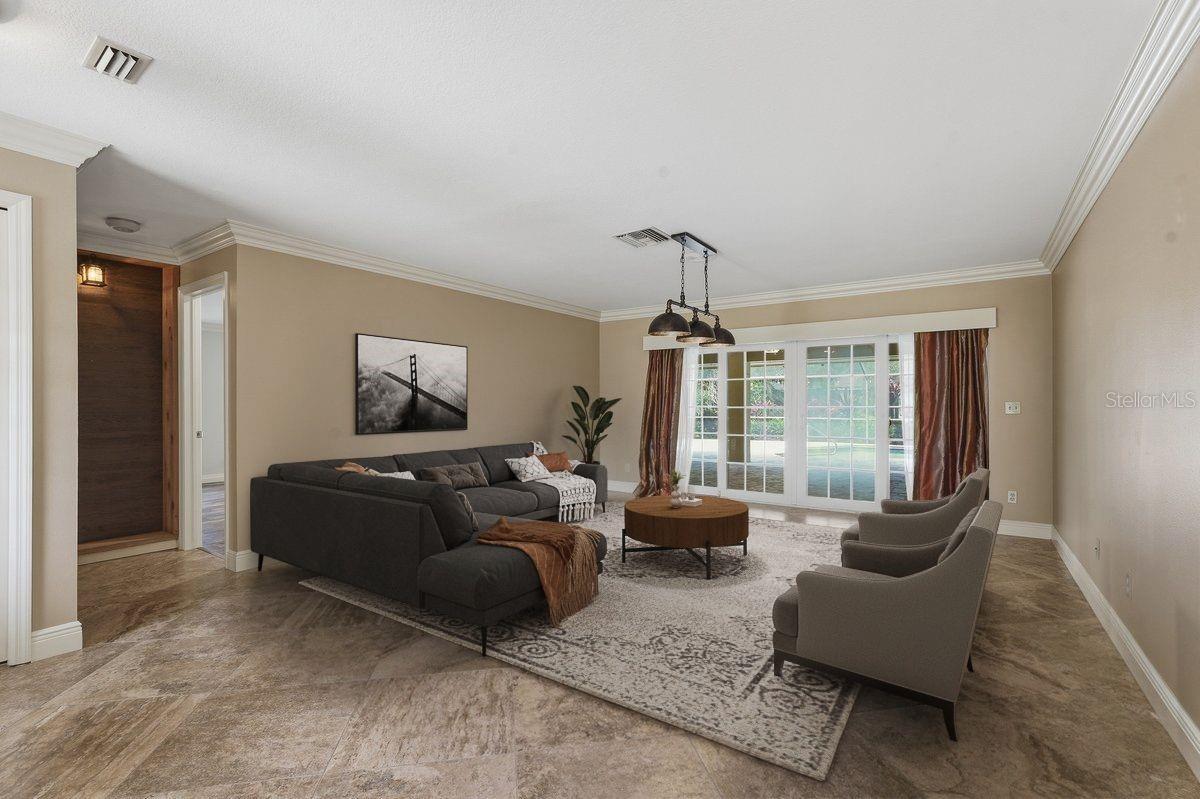 Image 7 of 69 For 325 Sheffield Circle W