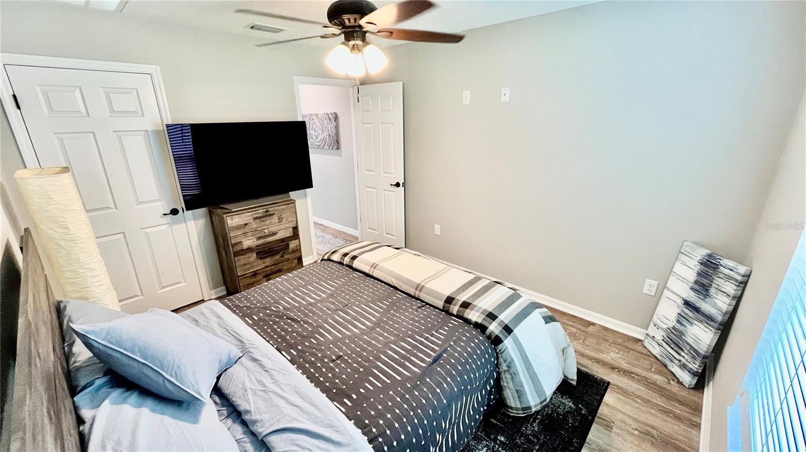 Image 32 of 51 For 13486 English Sparrow Road