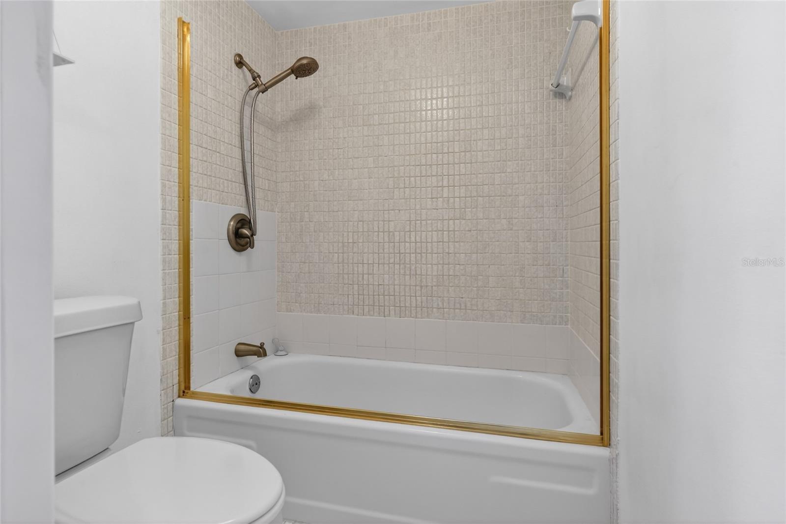 Image 18 of 28 For 4440 Ironwood Circle 508d