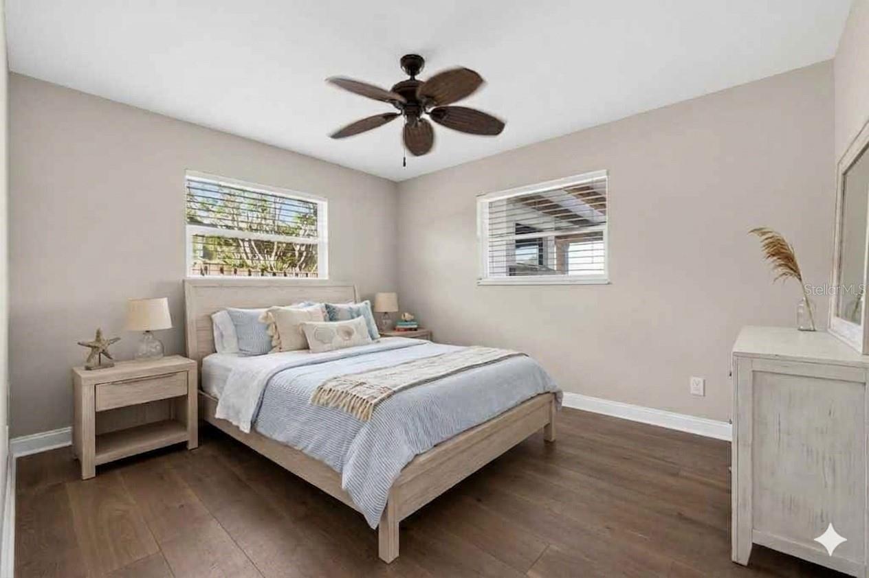 Image 16 of 22 For 4200 Beach Drive Se