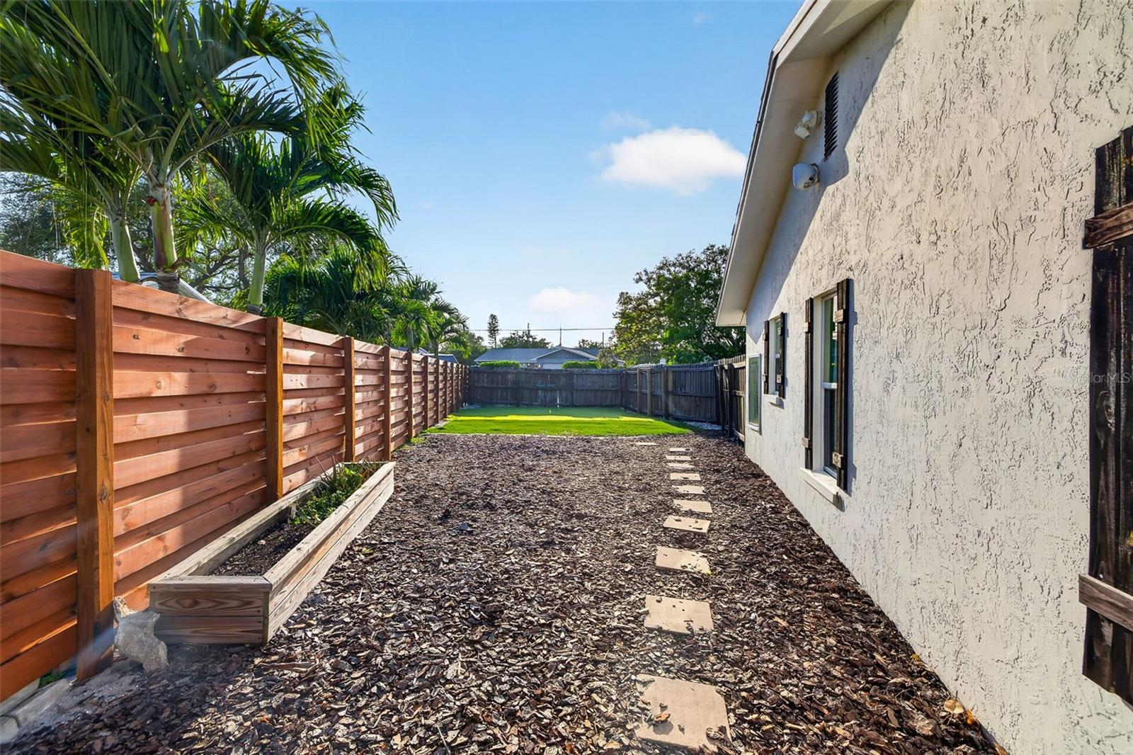 Image 20 of 22 For 4200 Beach Drive Se