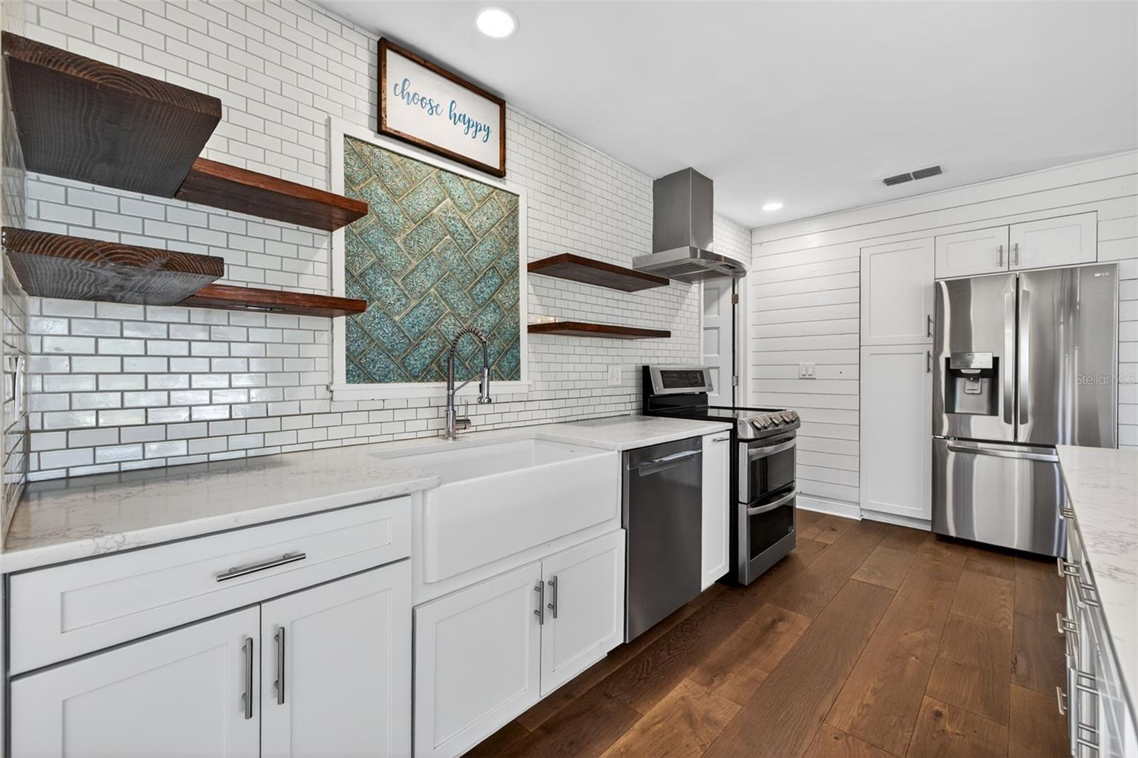 Image 9 of 22 For 4200 Beach Drive Se