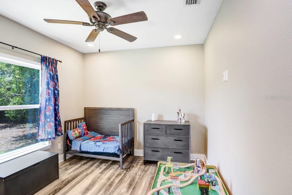 Image 13 of 38 For 618 Oak Ridge Drive