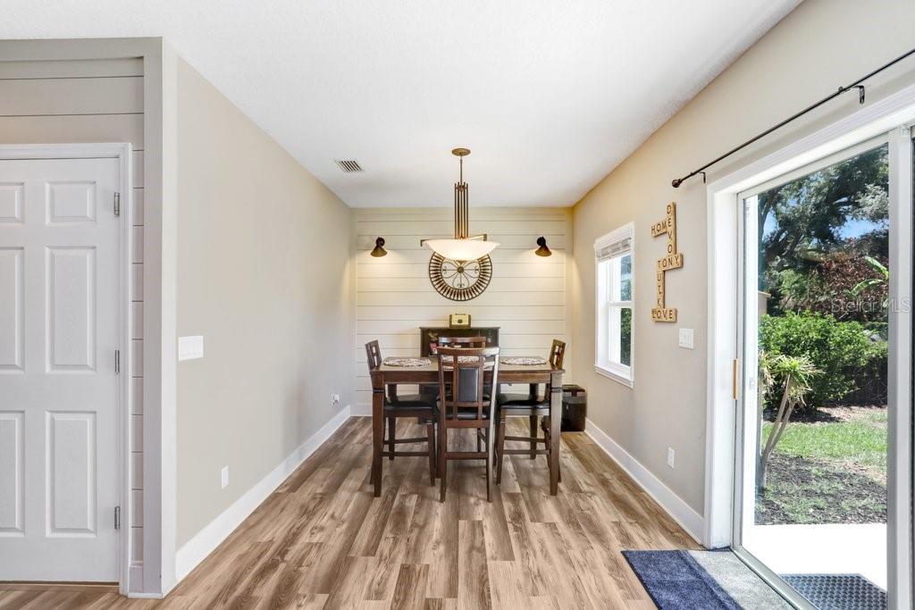 Image 18 of 38 For 618 Oak Ridge Drive