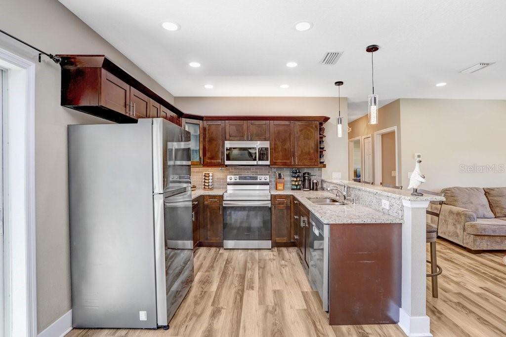 Image 19 of 38 For 618 Oak Ridge Drive