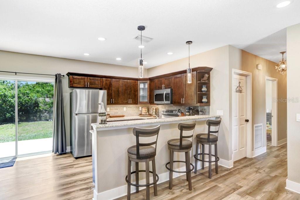 Image 22 of 38 For 618 Oak Ridge Drive