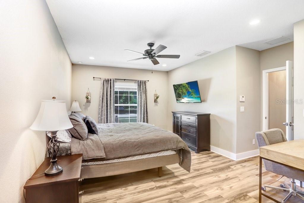 Image 5 of 38 For 618 Oak Ridge Drive