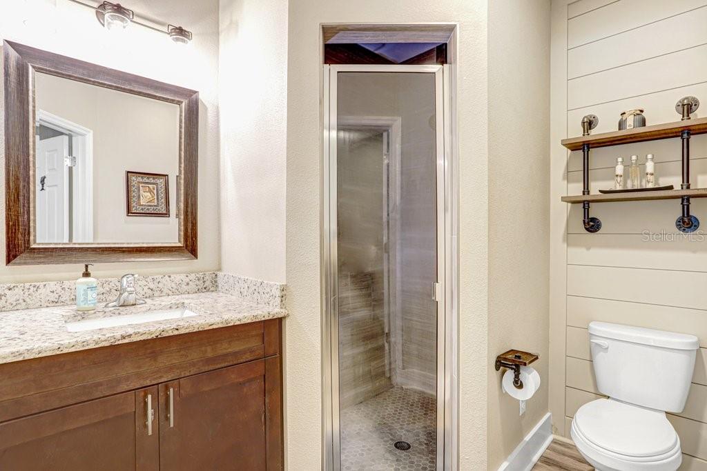 Image 8 of 38 For 618 Oak Ridge Drive