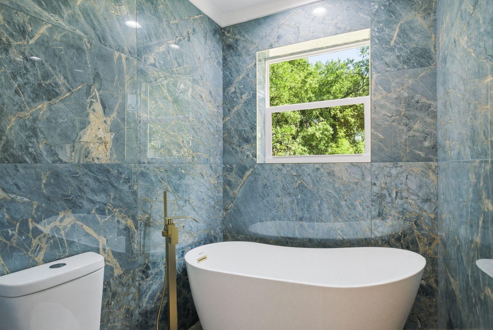 Image 25 of 36 For 6510 23rd Avenue