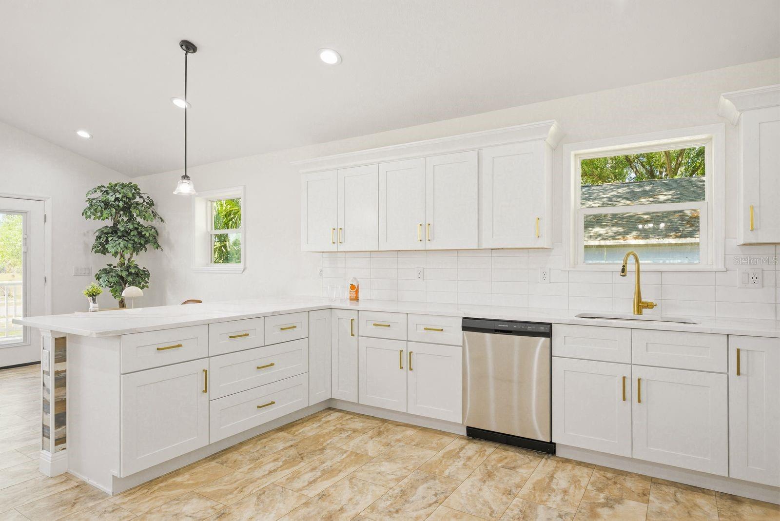 Image 6 of 36 For 6510 23rd Avenue