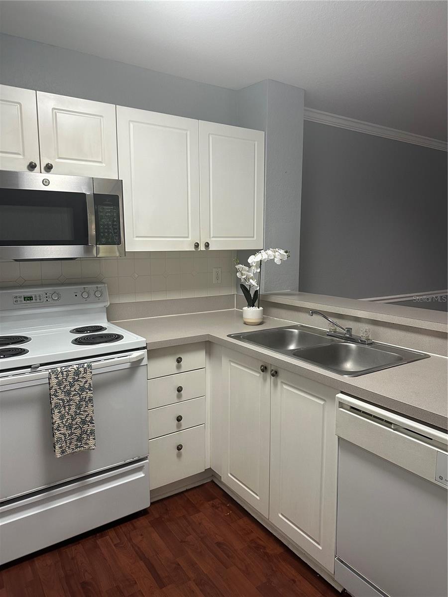 Image 9 of 25 For 18108 Peregines Perch Place 7109