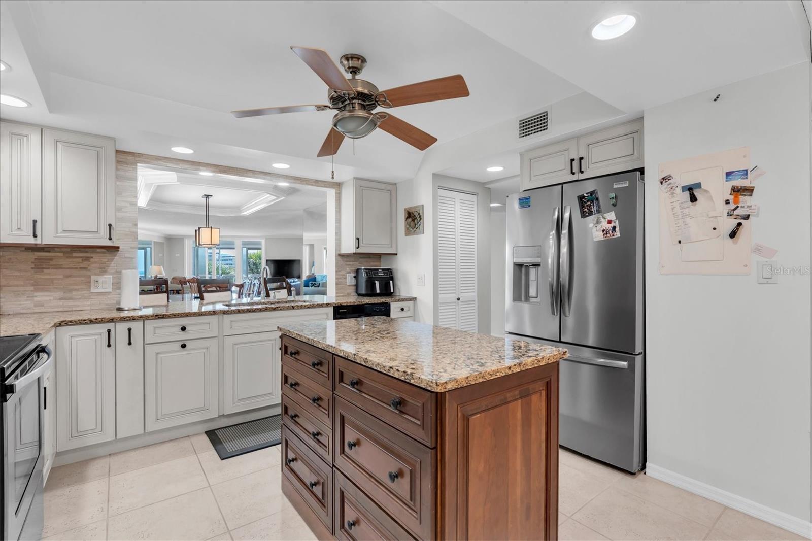 Image 14 of 58 For 6500 Sunset Way 316