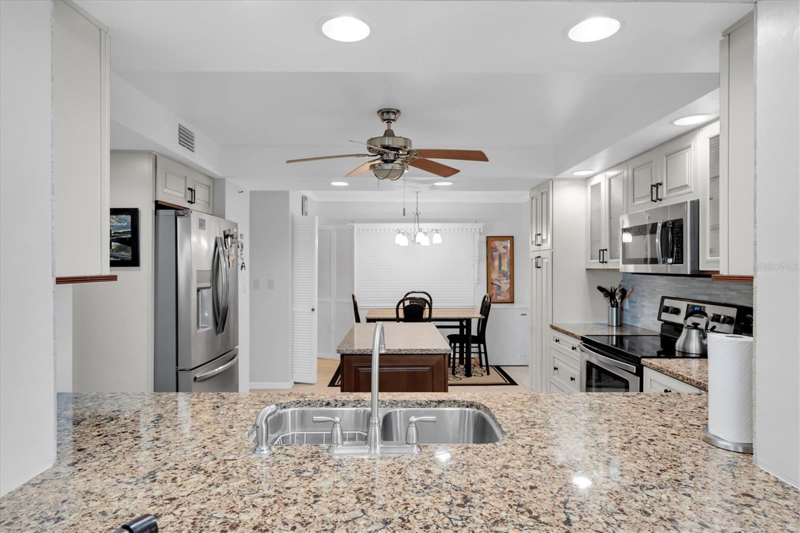 Image 17 of 58 For 6500 Sunset Way 316