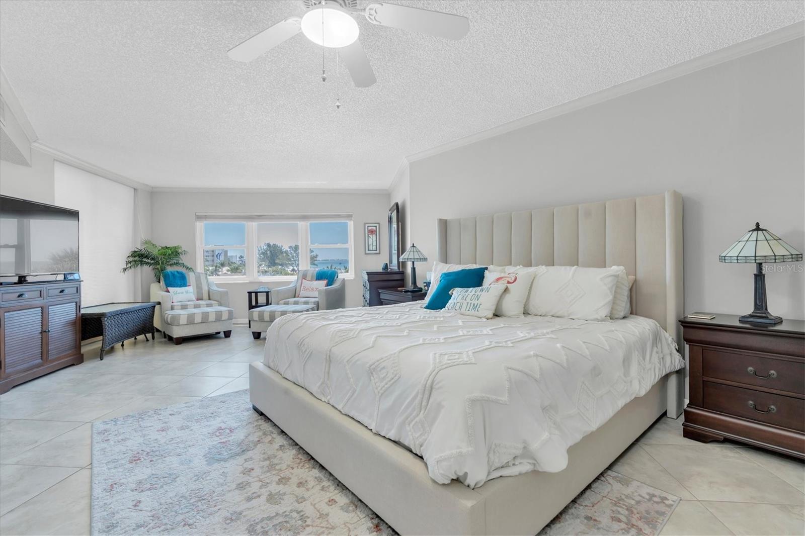 Image 22 of 58 For 6500 Sunset Way 316