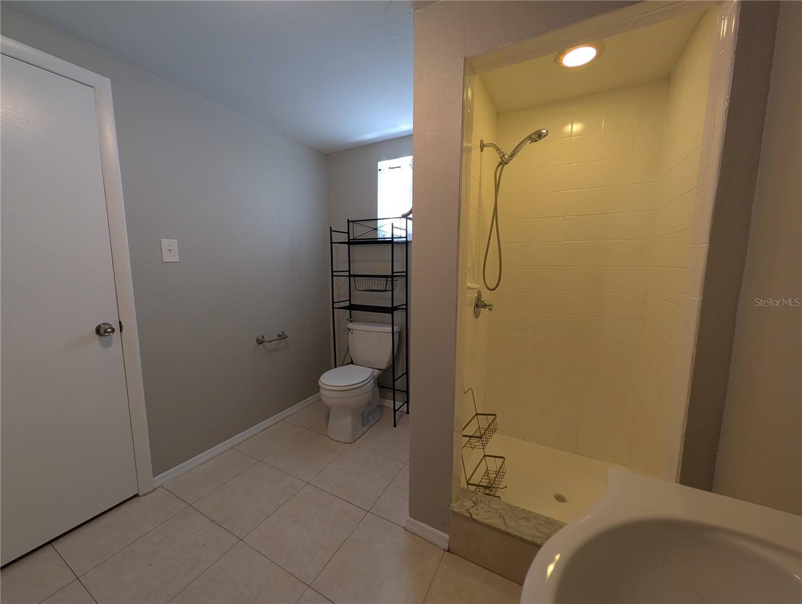 Image 12 of 16 For 307 Woodlawn Avenue