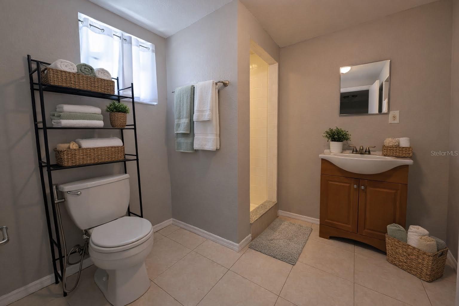 Image 8 of 16 For 307 Woodlawn Avenue