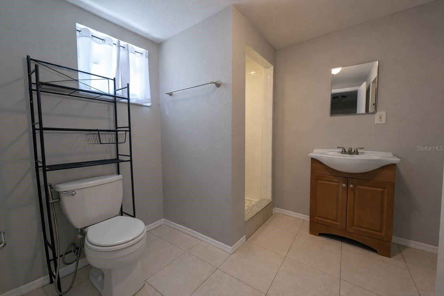 Image 9 of 16 For 307 Woodlawn Avenue