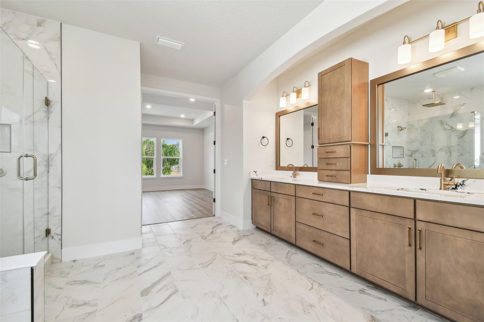 Image 10 of 12 For 812 Orient Street