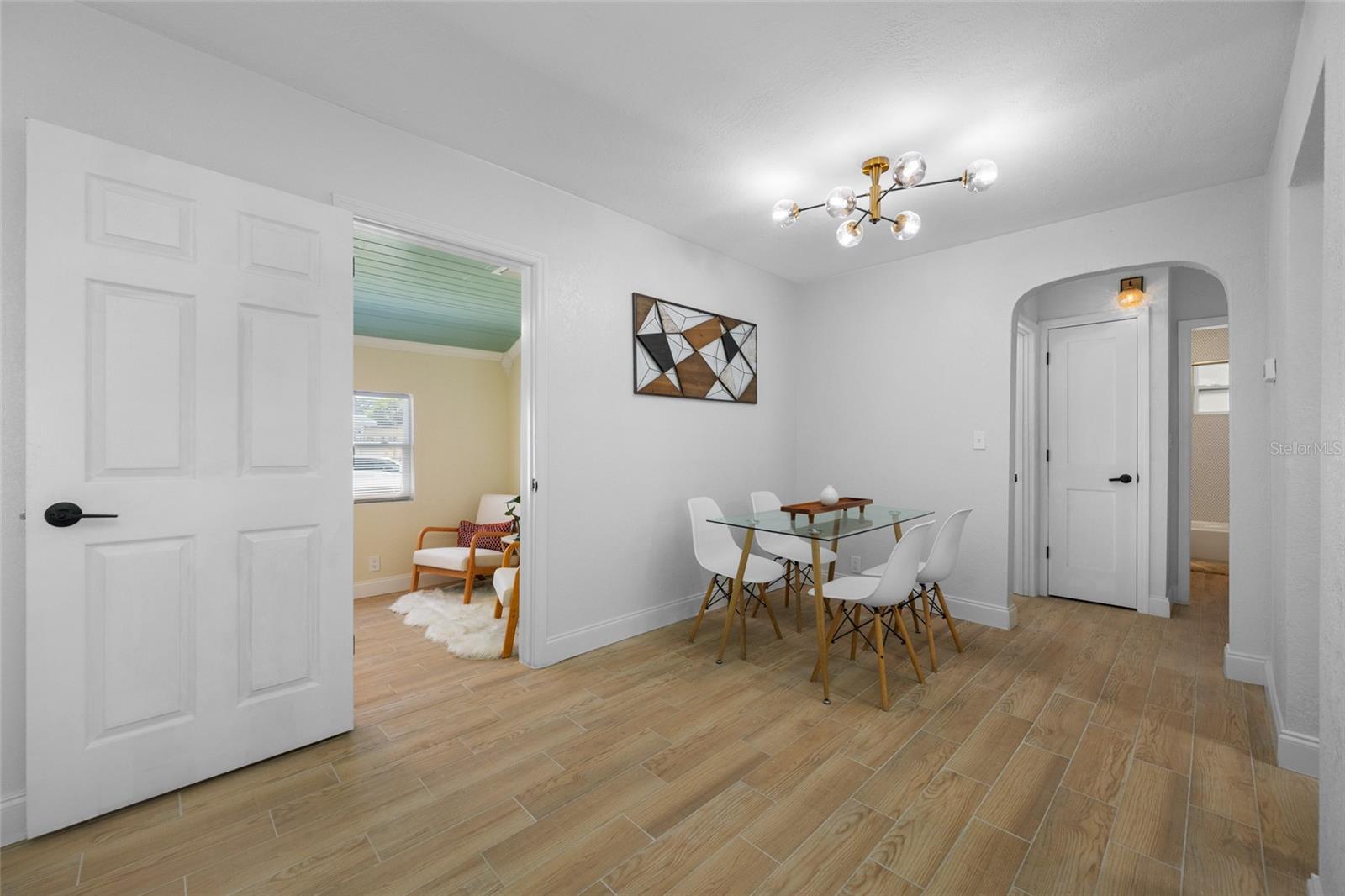 Image 15 of 55 For 821 19th Avenue S