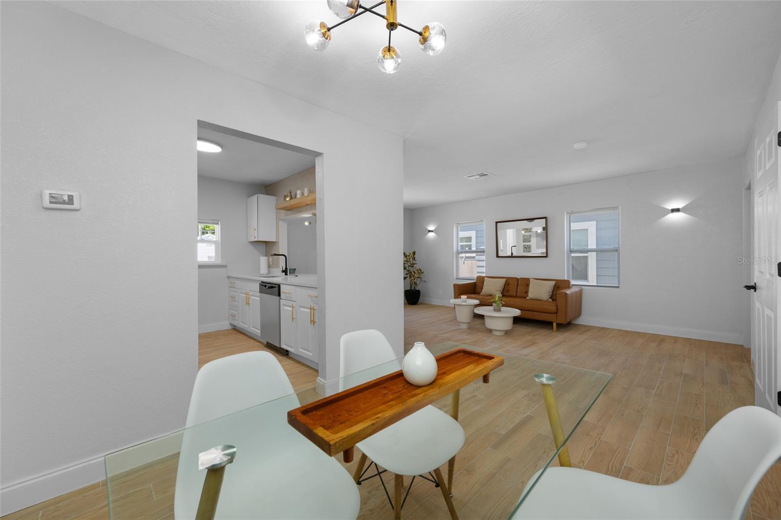 Image 16 of 55 For 821 19th Avenue S