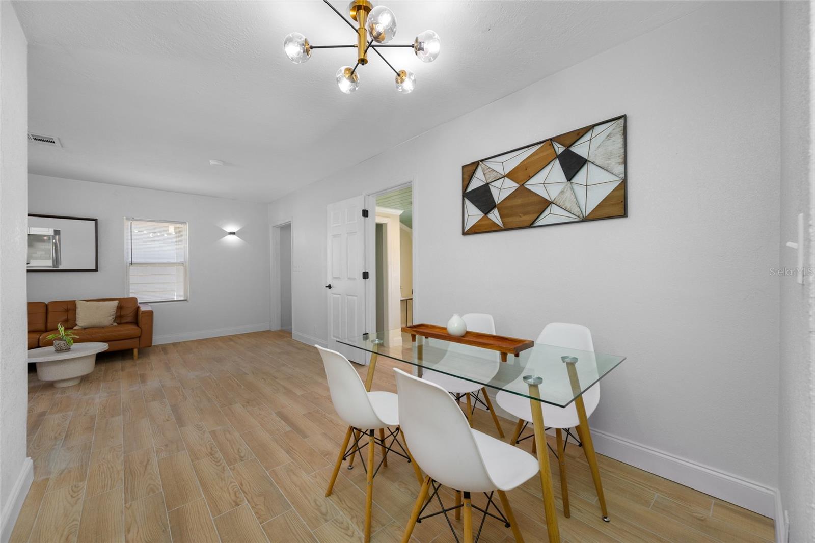 Image 17 of 55 For 821 19th Avenue S