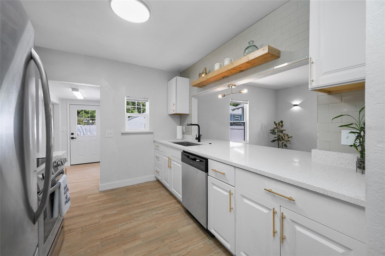 Image 19 of 55 For 821 19th Avenue S