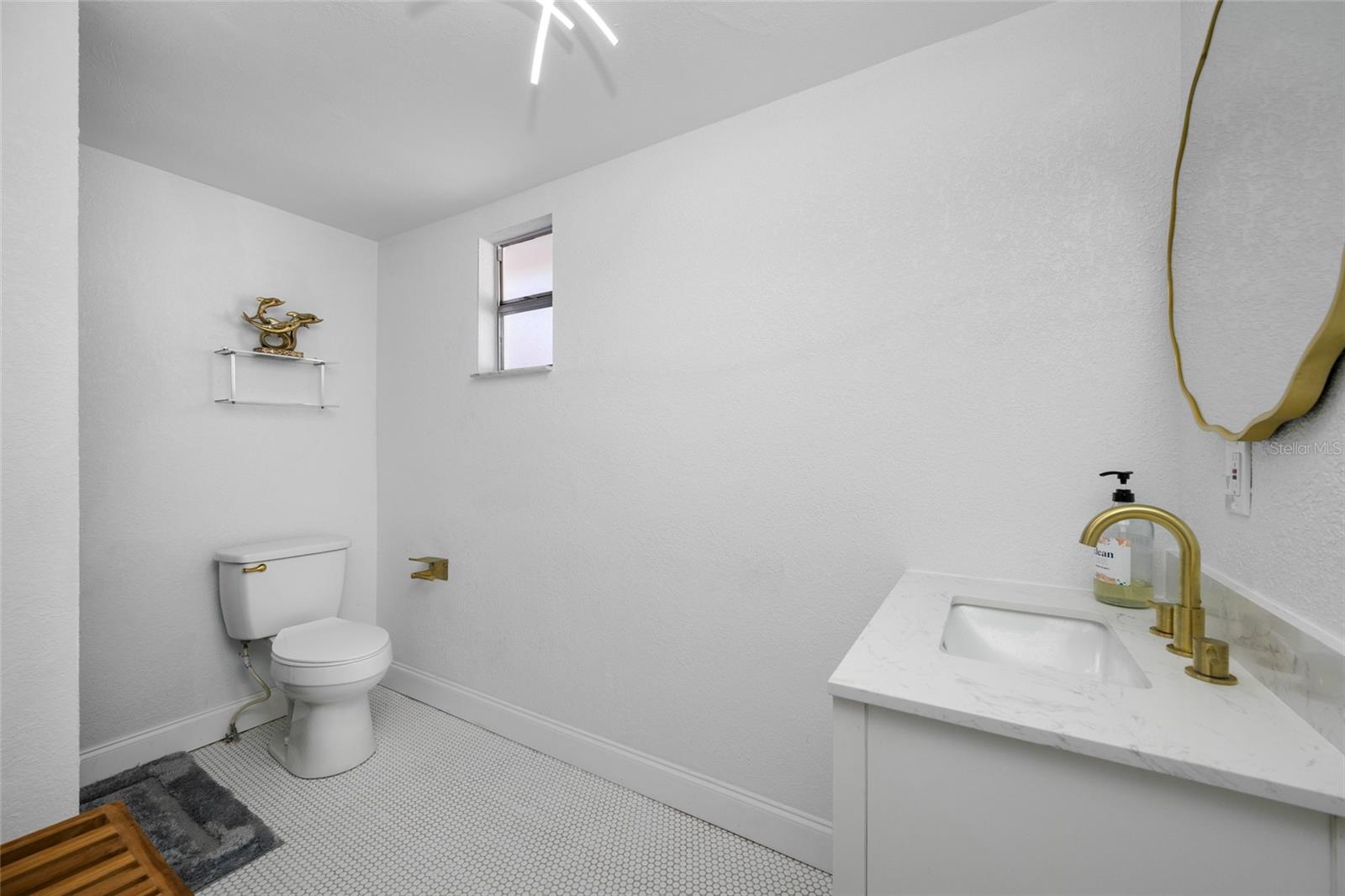 Image 25 of 55 For 821 19th Avenue S