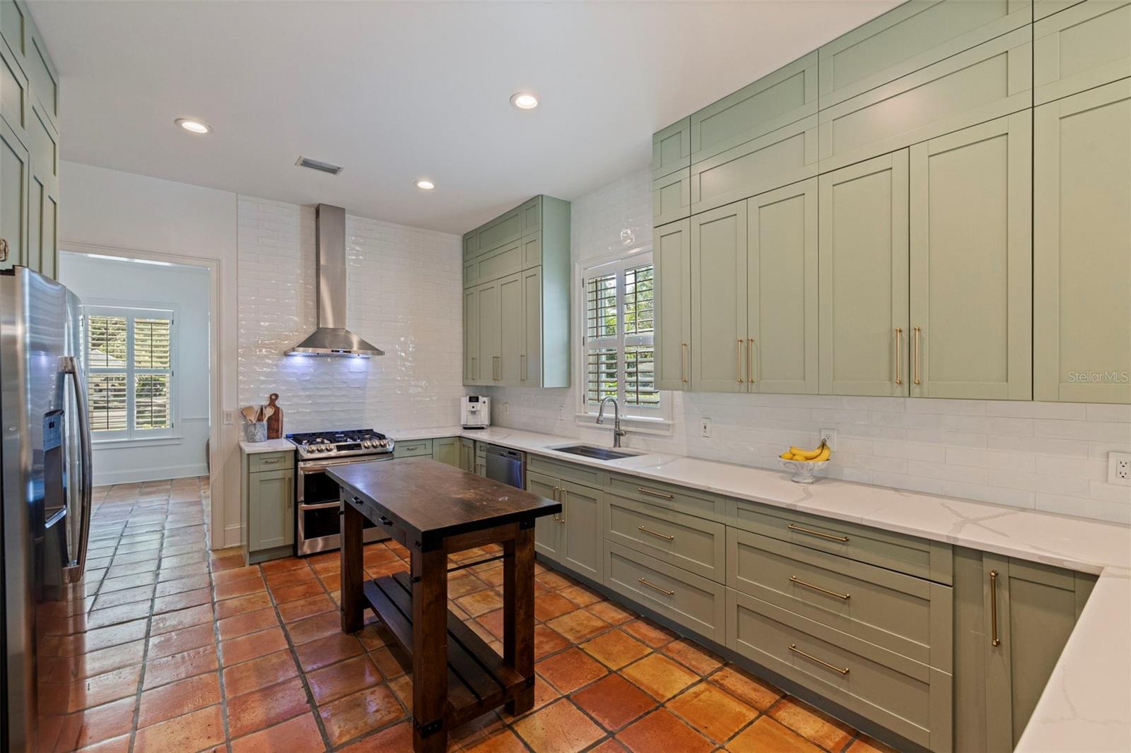 Image 18 of 74 For 6509 Stonington Drive S