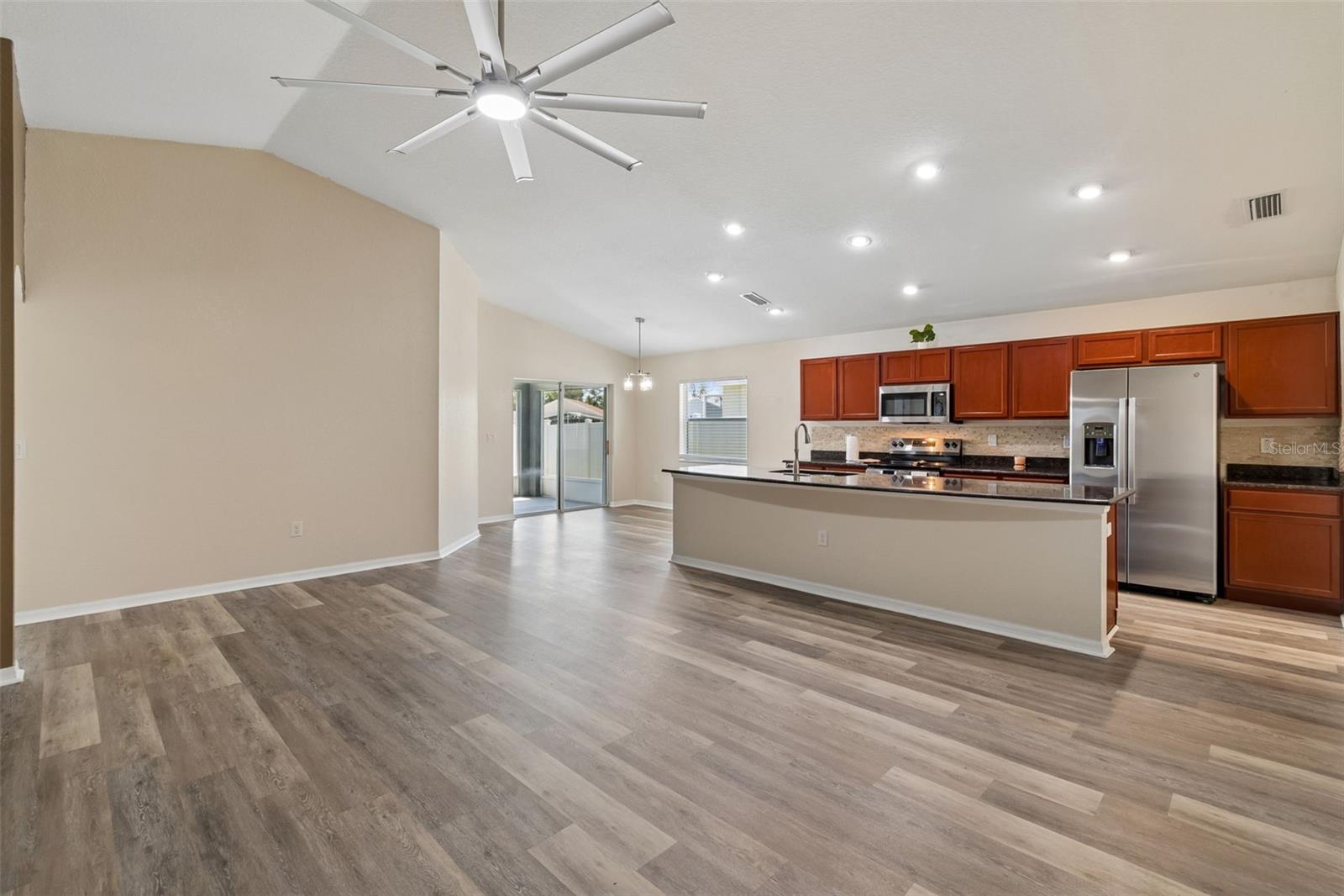 Image 6 of 27 For 3042 Grand Preserve Boulevard