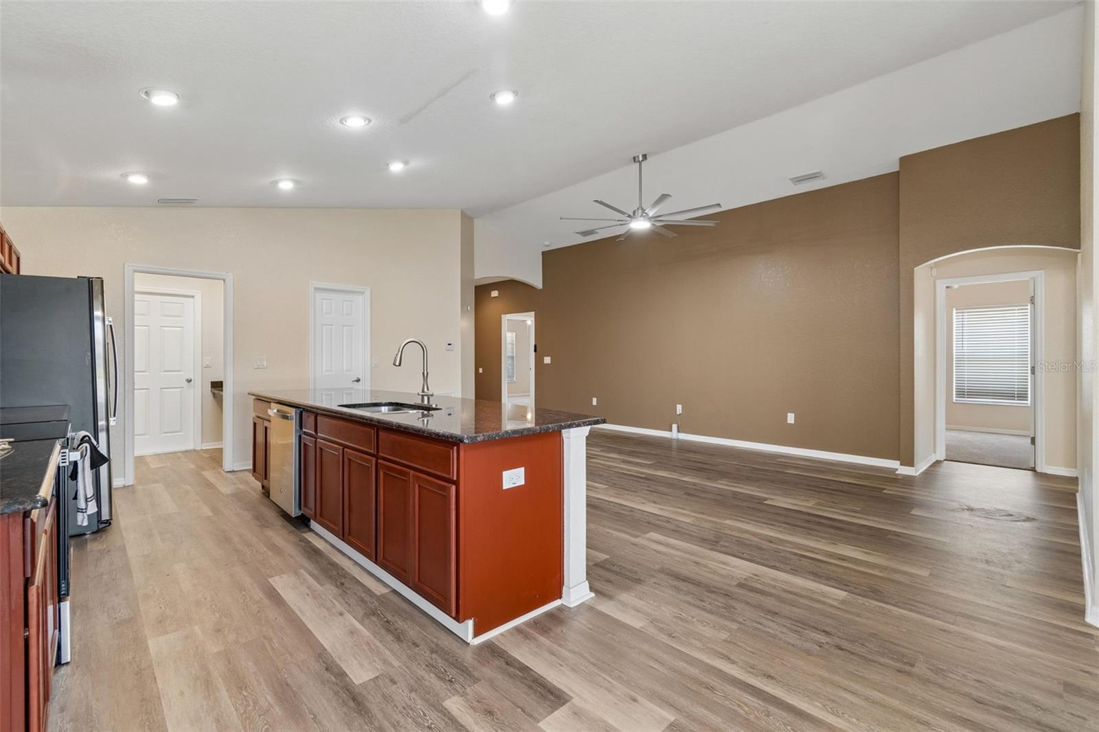 Image 9 of 27 For 3042 Grand Preserve Boulevard