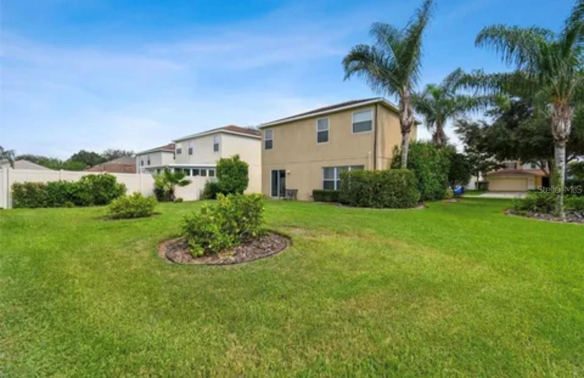 Image 18 of 23 For 18907 Randall Place