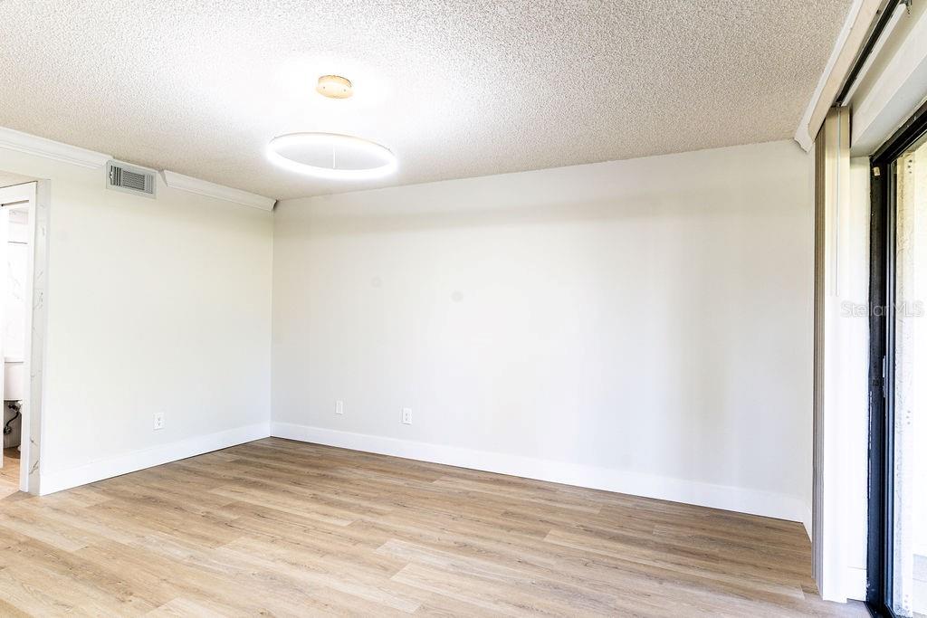 Image 14 of 41 For 3151 Landmark Drive 115