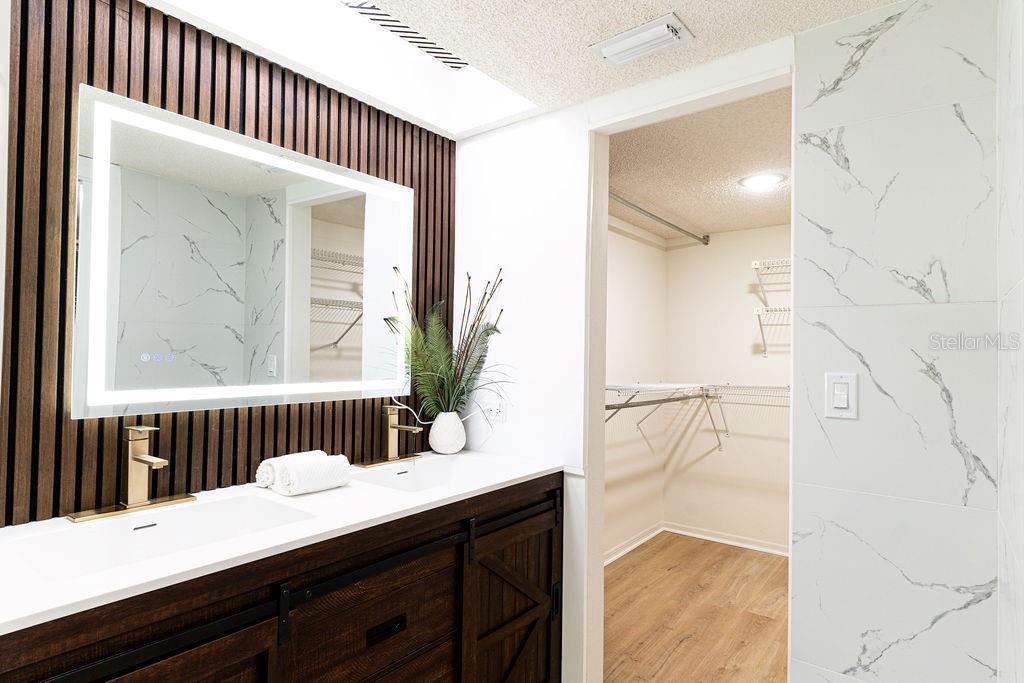 Image 17 of 41 For 3151 Landmark Drive 115