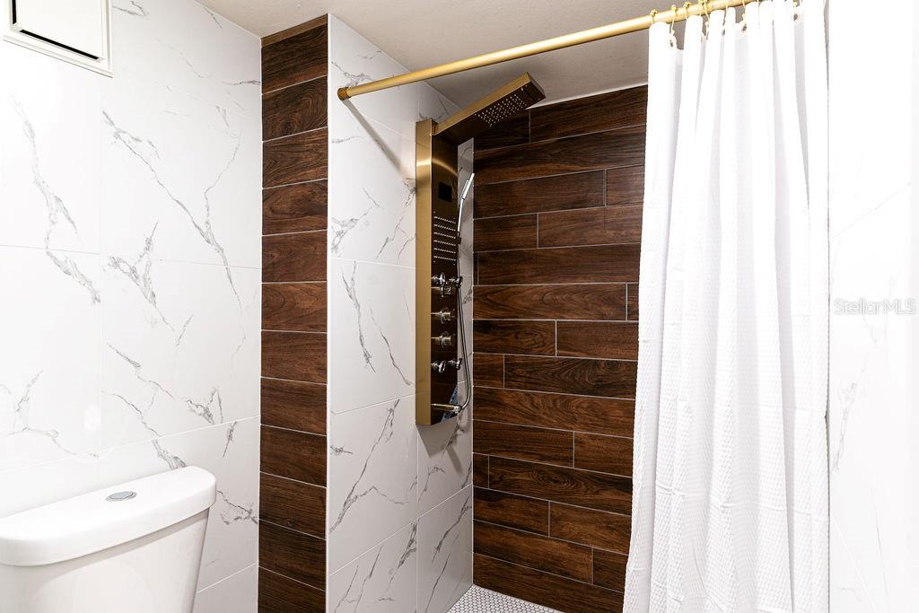 Image 19 of 41 For 3151 Landmark Drive 115