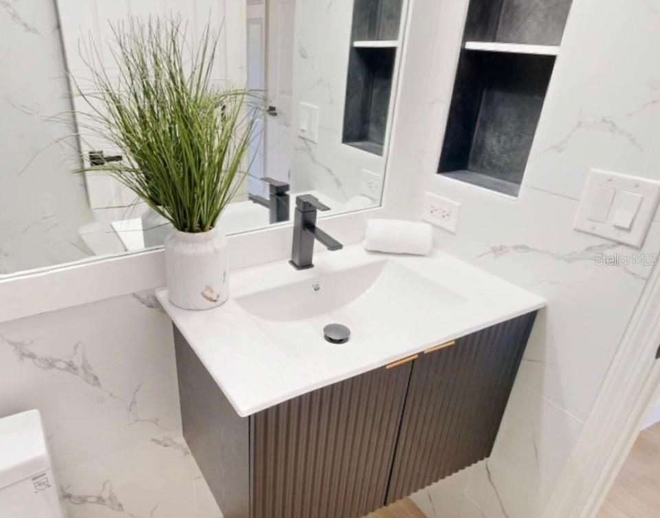 Image 23 of 41 For 3151 Landmark Drive 115