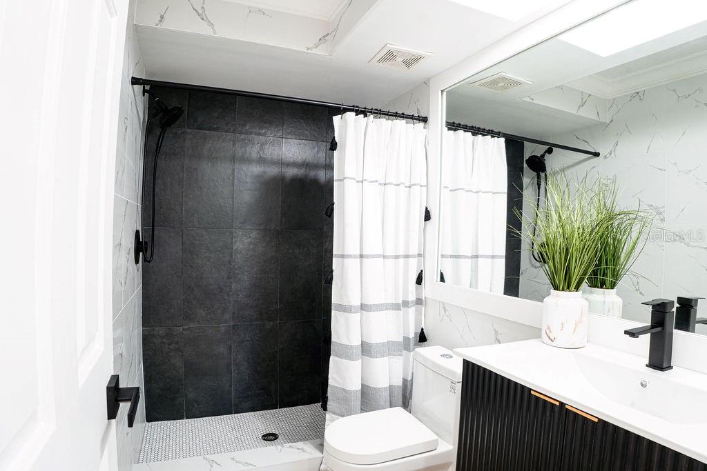 Image 24 of 41 For 3151 Landmark Drive 115