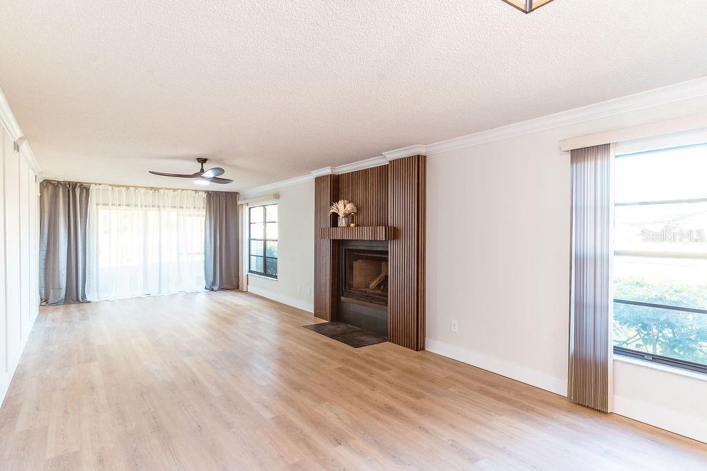 Image 4 of 41 For 3151 Landmark Drive 115