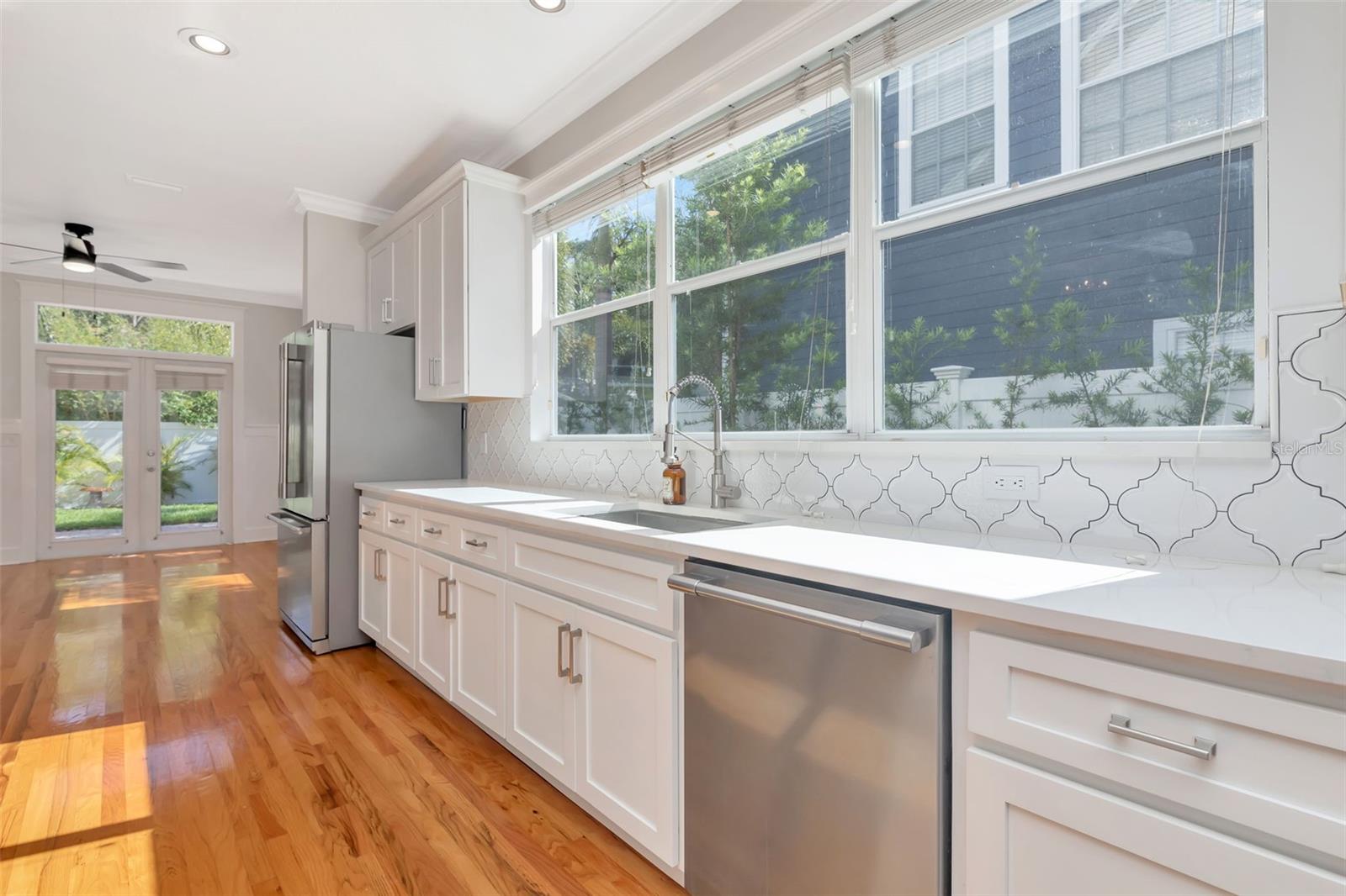 Image 10 of 43 For 3113 Oakellar Avenue