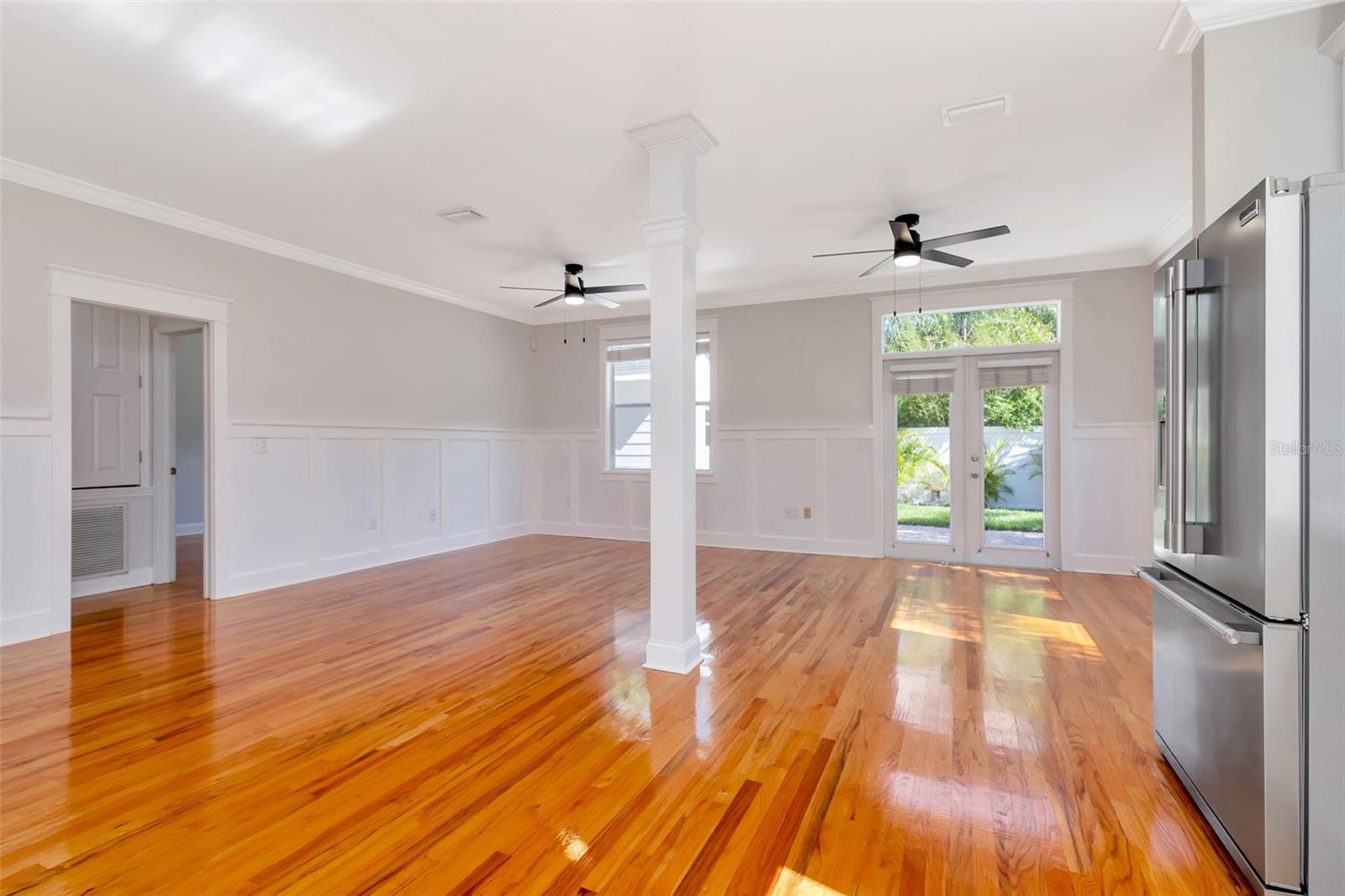 Image 11 of 43 For 3113 Oakellar Avenue