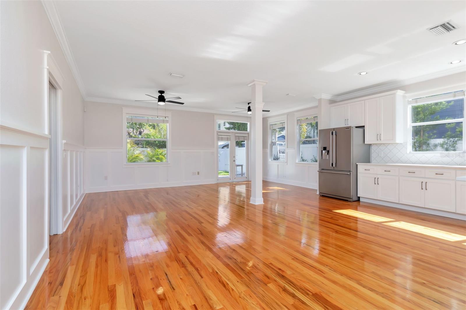 Image 12 of 43 For 3113 Oakellar Avenue