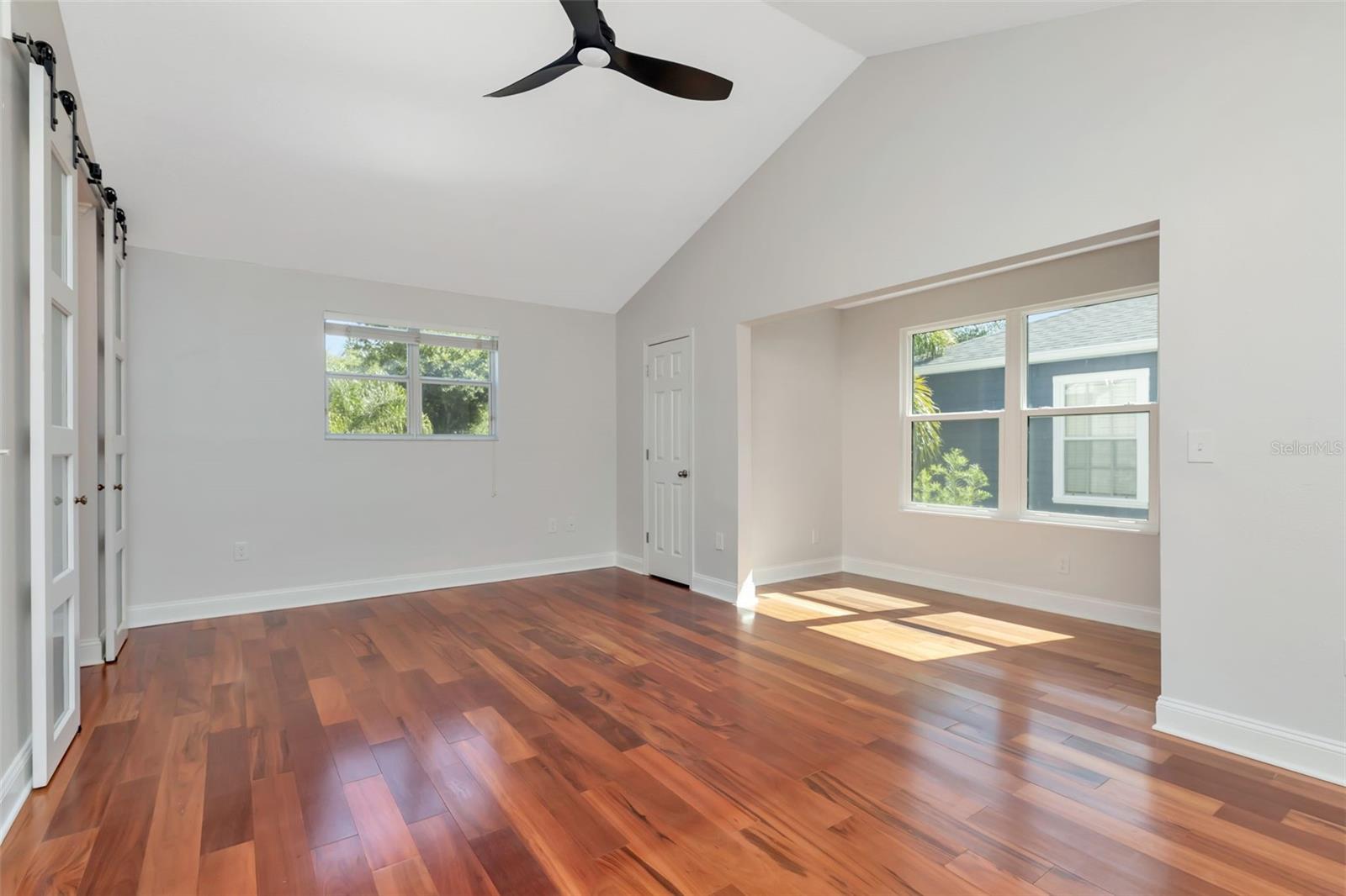 Image 22 of 43 For 3113 Oakellar Avenue