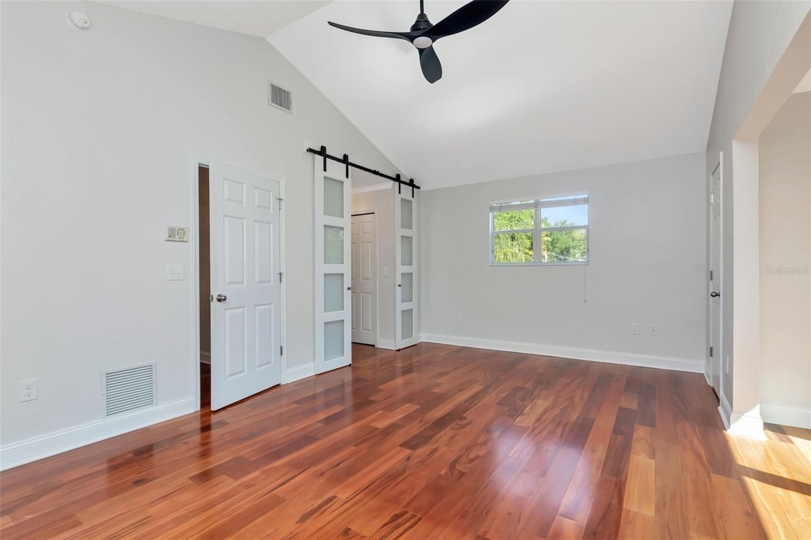 Image 25 of 43 For 3113 Oakellar Avenue