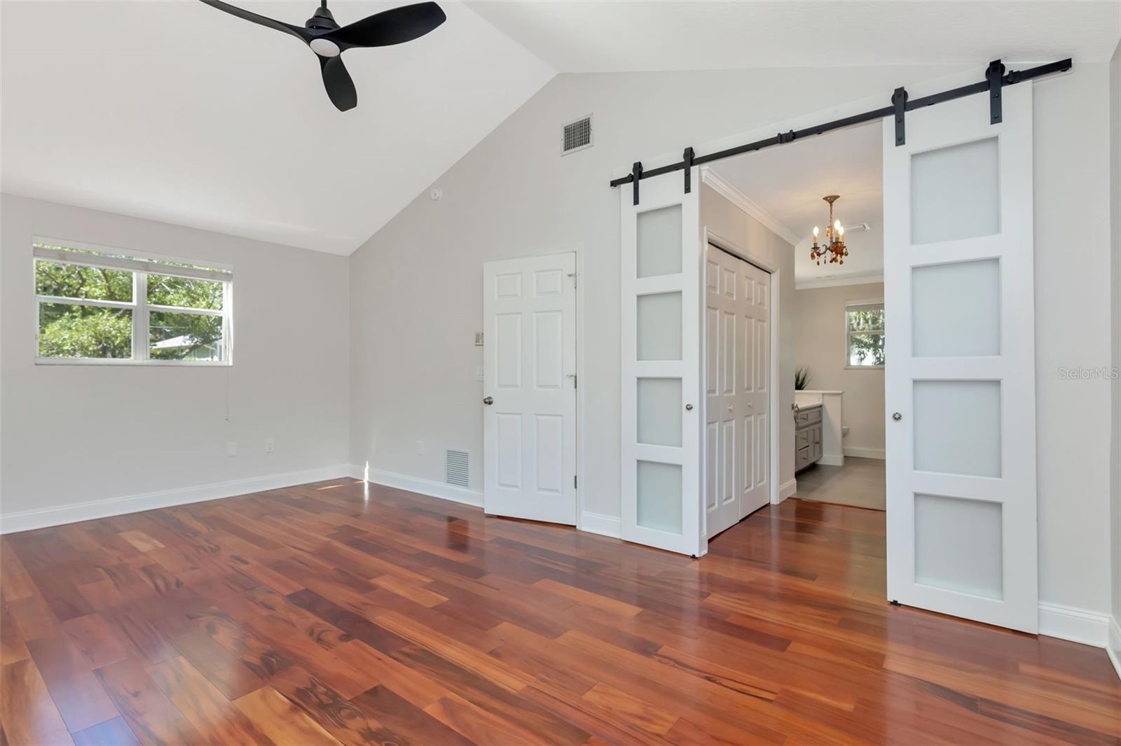 Image 28 of 43 For 3113 Oakellar Avenue