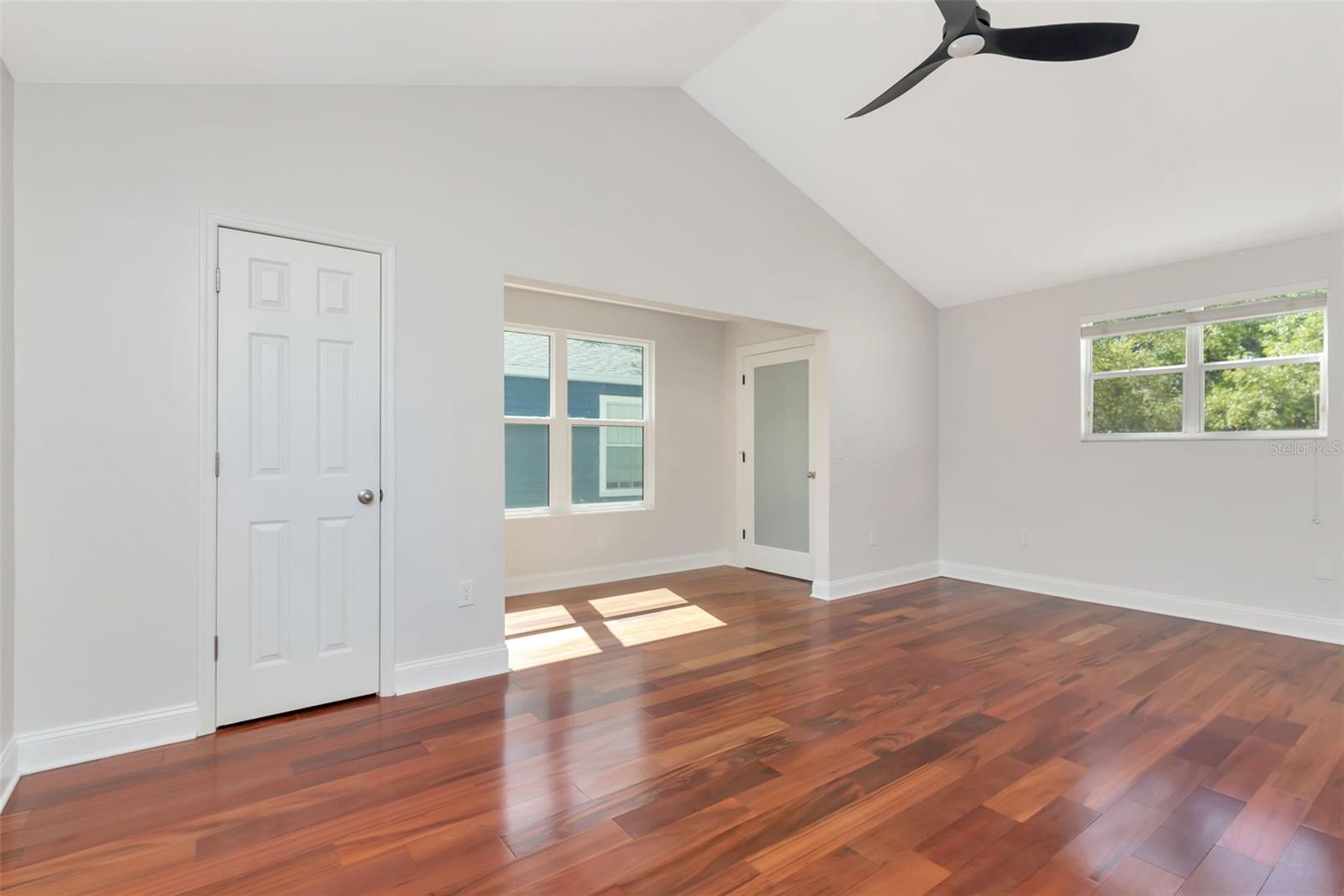 Image 30 of 43 For 3113 Oakellar Avenue