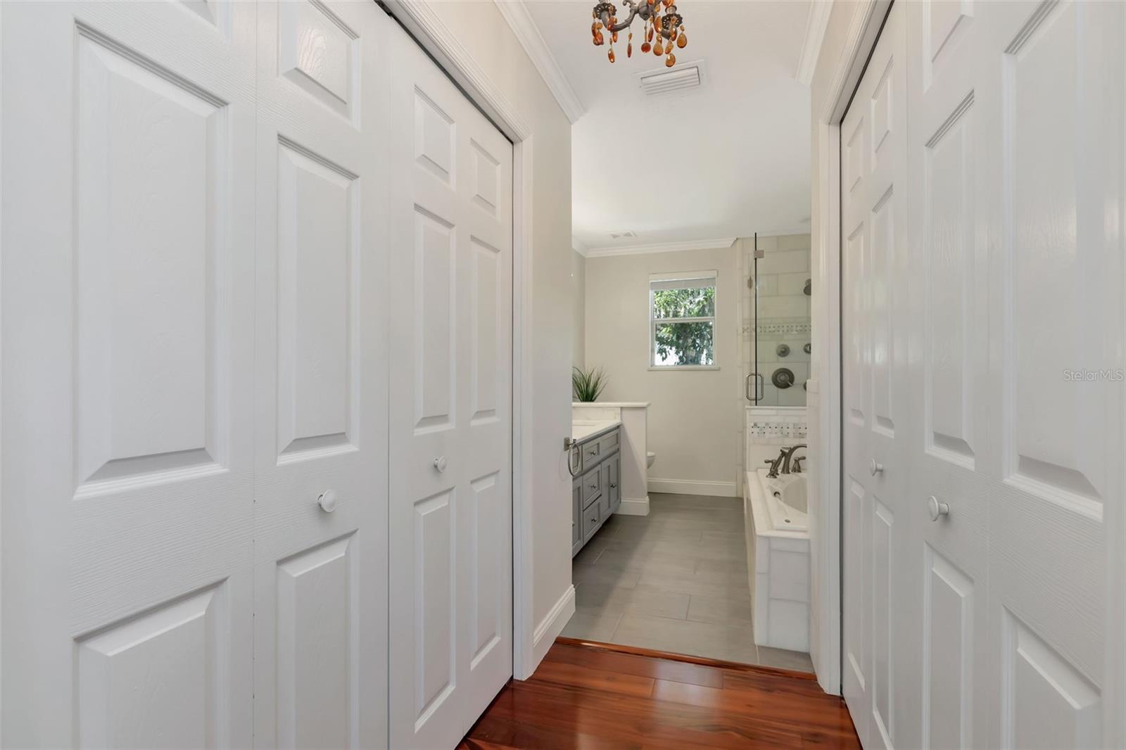 Image 32 of 43 For 3113 Oakellar Avenue